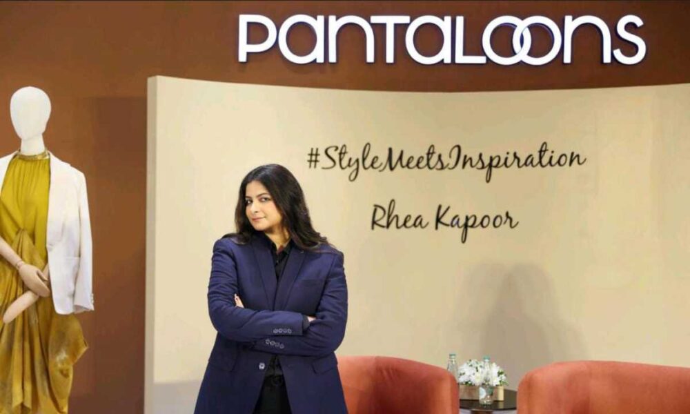 बॉलीवुड स्टाइल आइकन रिया कपूर ने पैंटालून्‍स का फेस्टिव एडिट कलेक्शन किया लॉन्च…