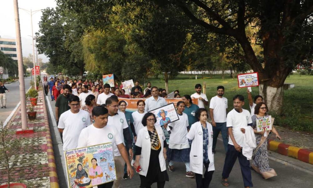 एम्स में हुआ रैली का आयोजन, आमजन को दिया संदेश