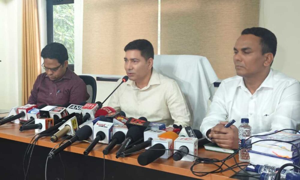 एफ.डी.ए. की ताबड़तोड़ कार्रवाई, 63 औषधियों के सैंपल जांच हेतु भेजे गए