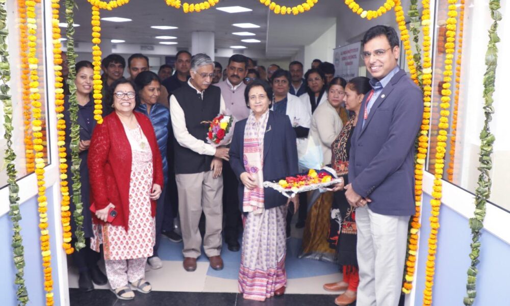 एम्स ऋषिकेश के केन्द्रीय पुस्तकालय में बुद्धवार को तीन दिवसीय मेडिकल पुस्तक प्रदर्शनी का उद्घाटन किया गया